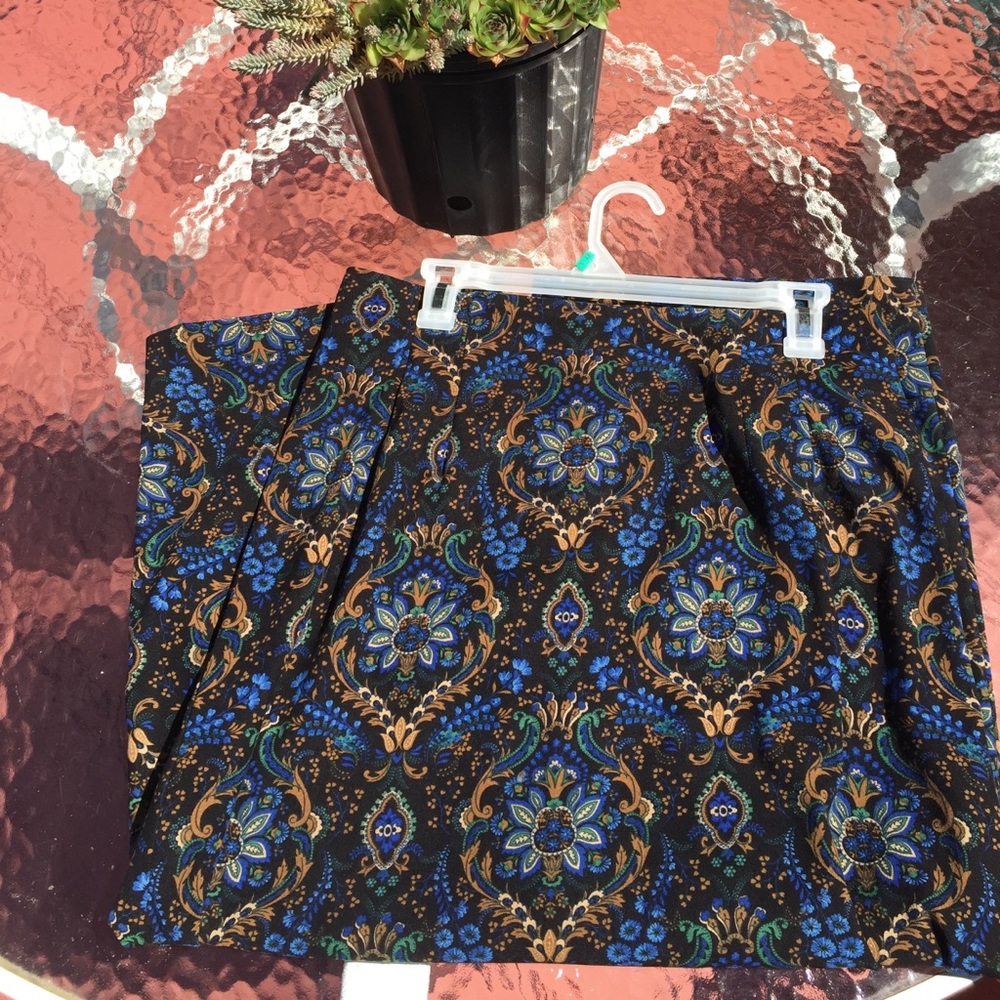 Paisley Below-The-Knee Skirt